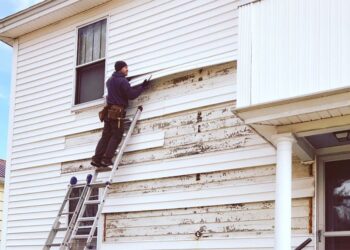 The 10 Best Vinyl Siding Repair Contractors Near Me